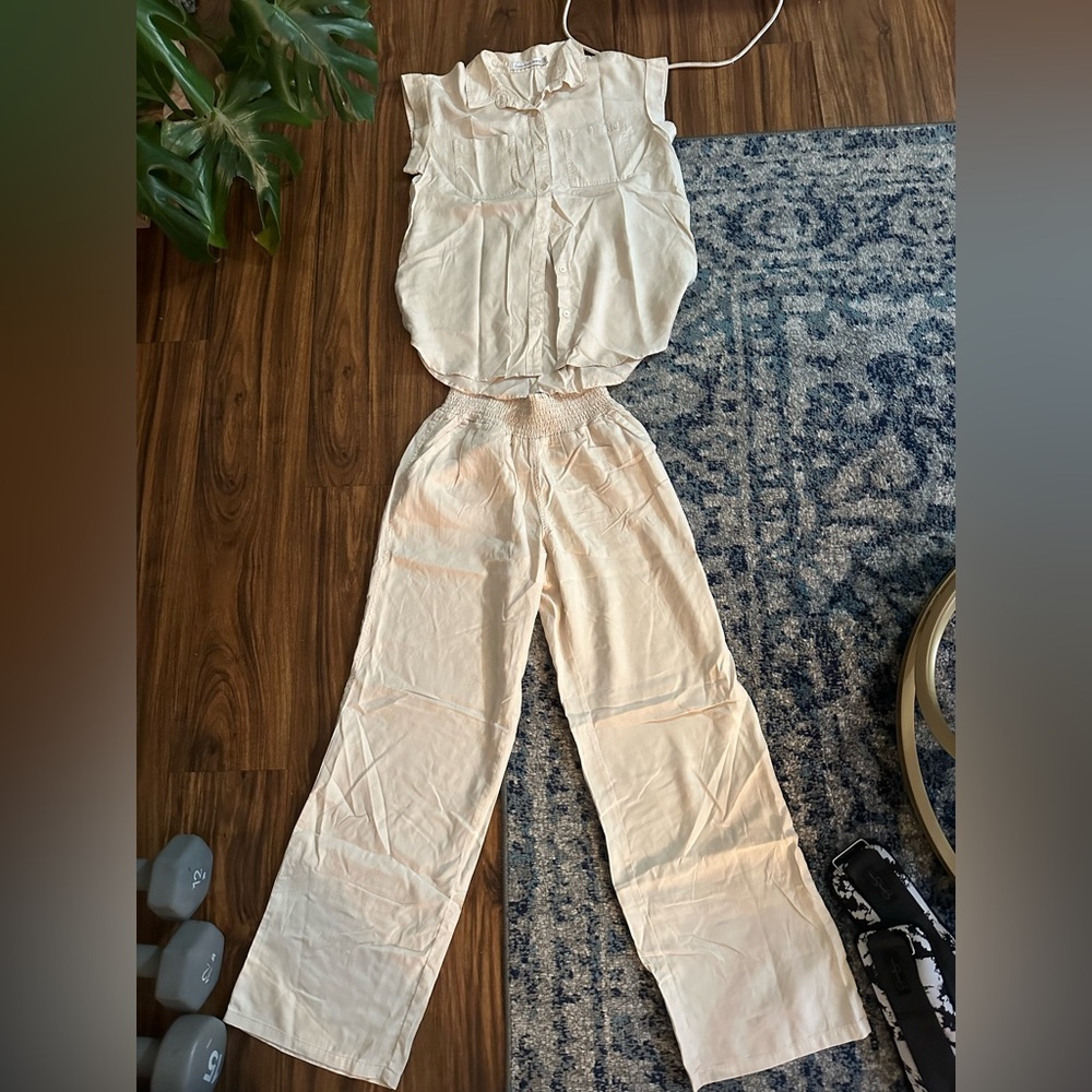 Women’s Calvin Klein Cream Elastic-Waist Wide Leg Pants & Sleeveless Top Set